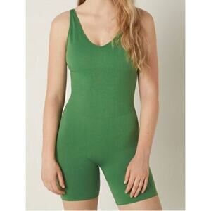 NWOT Victoria’s Secret VS PINK Active seamless workout onesie one piece M